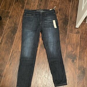 Universal thread skinny jeans- 12/31R